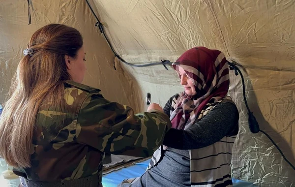 МЧС: 3016 человек получили высококвалифицированную медпомощь в зоне землетрясения в Турции - ВИДЕО