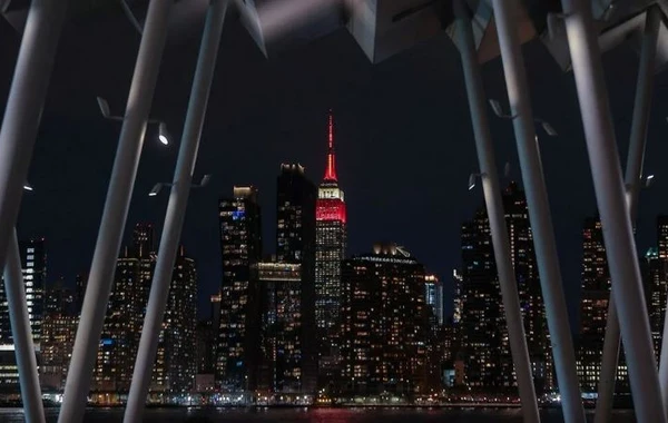 "Empire State" Türkiyə bayrağı rəngində işıqlandırıldı - FOTO