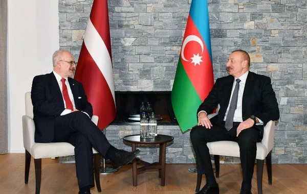 Latviya Prezidenti Egils Levitsin rəsmi qarşılanma mərasimi olub