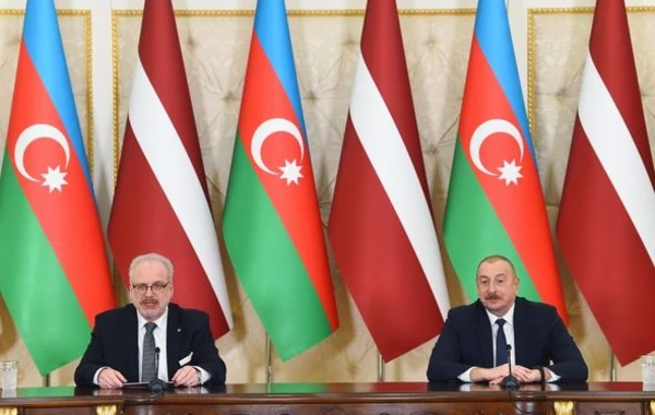 Президенты Азербайджана и Латвии выступили с заявлениями для печати - ФОТО