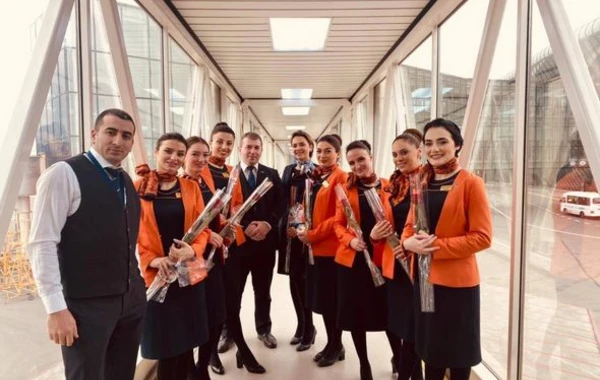 AZAL поздравил женщин с 8 Марта - ФОТО