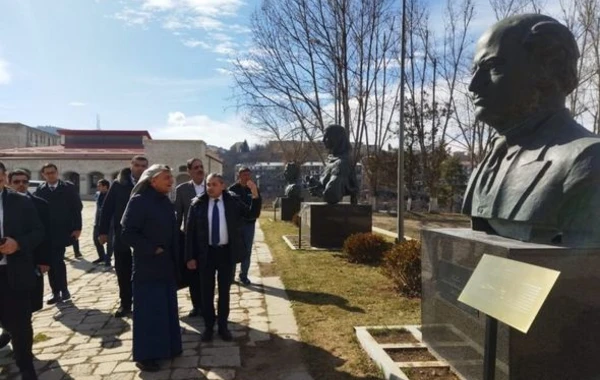 Председатель правления Центра исламских исследований имени Короля Фейсала посетил Шушу - ФОТО