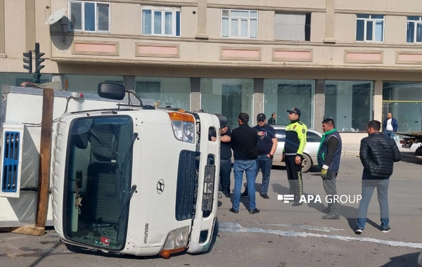 Azərbaycanda qəza - Yük maşını aşdı - FOTO