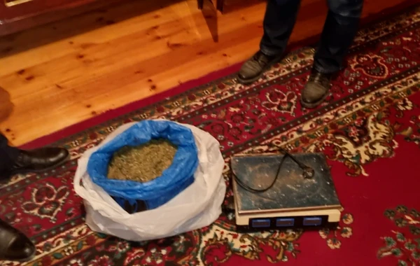 Bakıda qadının evindən narkotik maddə aşkarlandı - FOTO/VİDEO