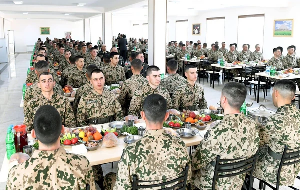 Prezidentin səlahiyyətli nümayəndəsi DQ-nin Şərurdakı hərbi hissəsində xidmət və yaşayış şəraiti ilə tanışlıq olub - FOTO