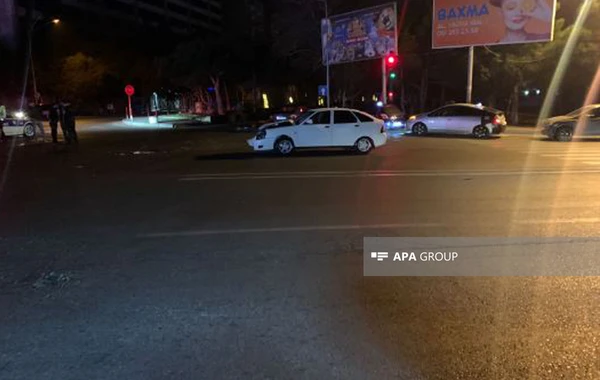 Bakıda iki avtomobil qəzaya uğrayıb - FOTO