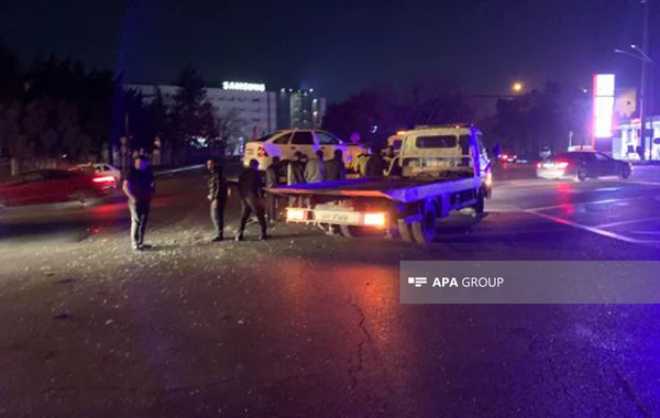 Bakıda iki avtomobil qəzaya uğrayıb - FOTO