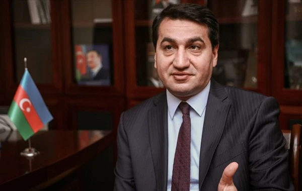 Hikmət Hacıyev: "Ermənistan məqsədli şəkildə sülh müqaviləsini imzalamaqdan yayınır və vaxt udmağa çalışır"