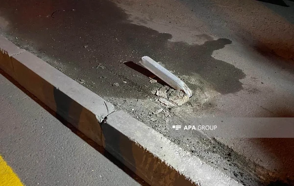 Sürücü sükan arxasında öldü, maşını piyadaların üstünə çıxdı - FOTO