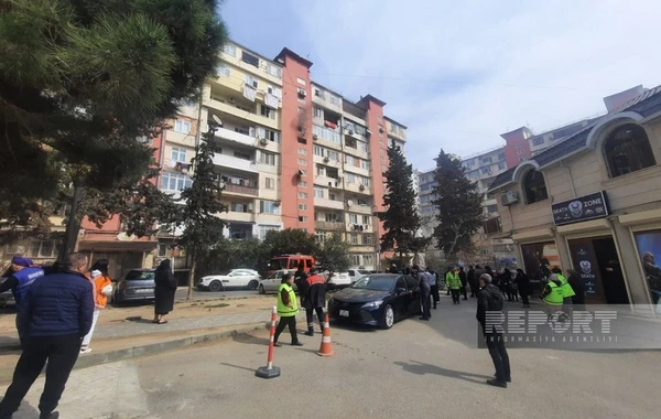 Bakıda yaşayış binasında yanğın olub - FOTO - YENİLƏNİB