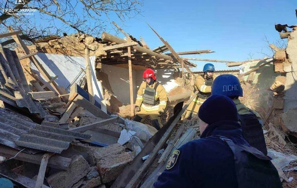 Ukrayna raket atəşinə tutuldu: Ölən və yaralananlar var - FOTO