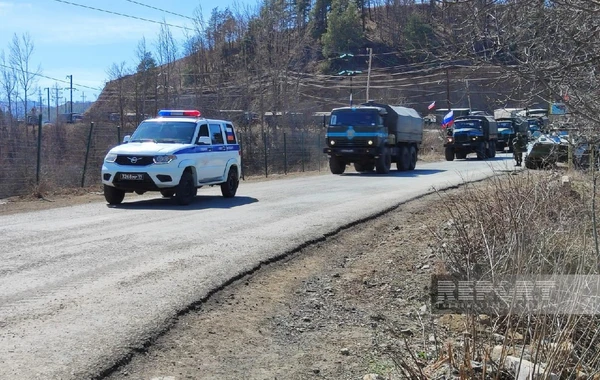 По дороге Ханкенди-Лачын беспрепятственно проехали 56 автомобилей российских миротворцев - ОБНОВЛЕНО + ФОТО