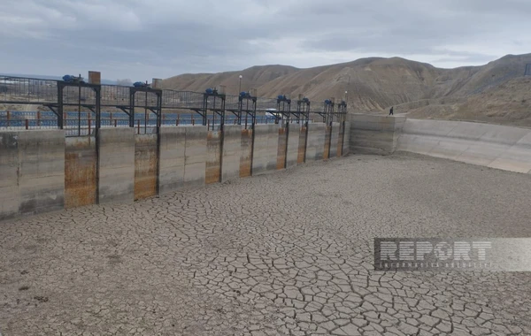В Гаджигабуле пересохло водохранилище, в селах наблюдаются проблемы с орошением - ФОТО