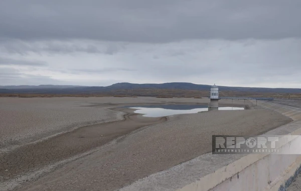 В Гаджигабуле пересохло водохранилище, в селах наблюдаются проблемы с орошением - ФОТО