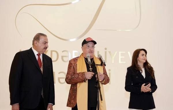 Heydər Əliyev Mərkəzində bəhreynli rəssamın “İlk qığılcım” adlı sərgisi açılıb - FOTO
