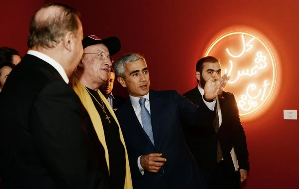 Heydər Əliyev Mərkəzində bəhreynli rəssamın “İlk qığılcım” adlı sərgisi açılıb - FOTO