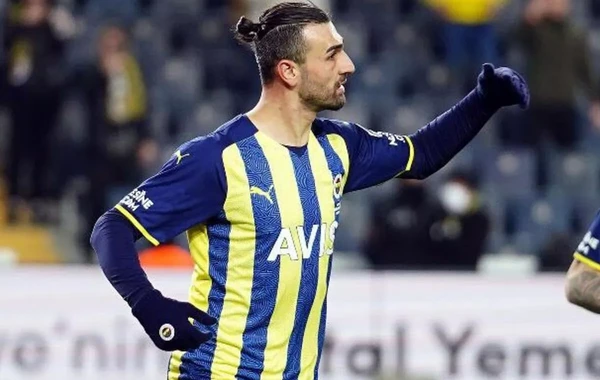 "Fənərbağça" topa görə futbolçusunu cərimələdi - FOTO