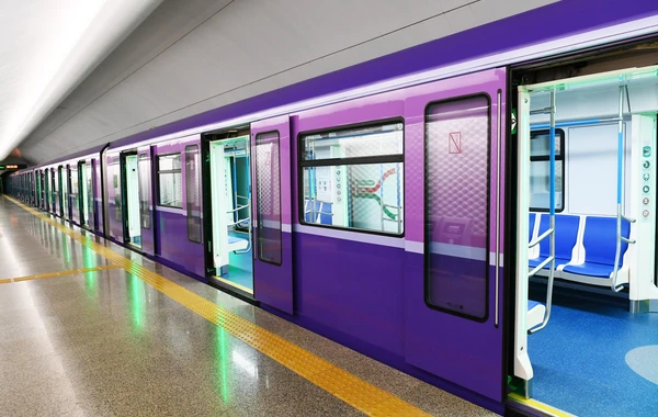 Bakı metrosunda nə baş verir? - Sərnişinlər vaqonlardan düşürüldülər