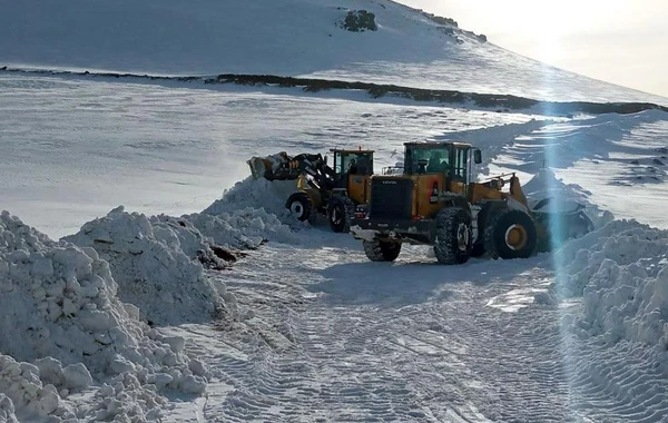 MN: "Bu ay Kəlbəcər, Laçın və Daşkəsəndə 2250 km-dək yol qar örtüyündən təmizlənib" - FOTO/VİDEO