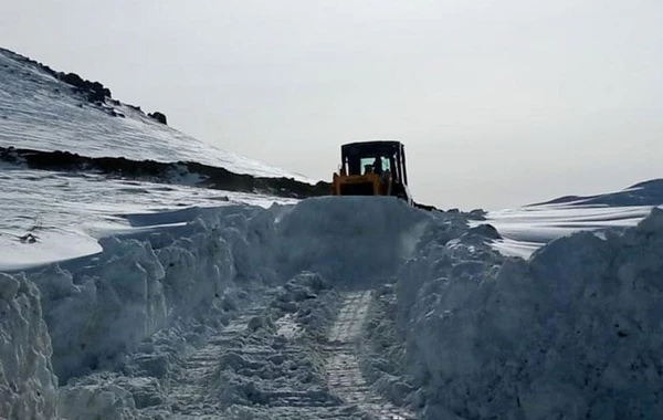 MN: "Bu ay Kəlbəcər, Laçın və Daşkəsəndə 2250 km-dək yol qar örtüyündən təmizlənib" - FOTO/VİDEO