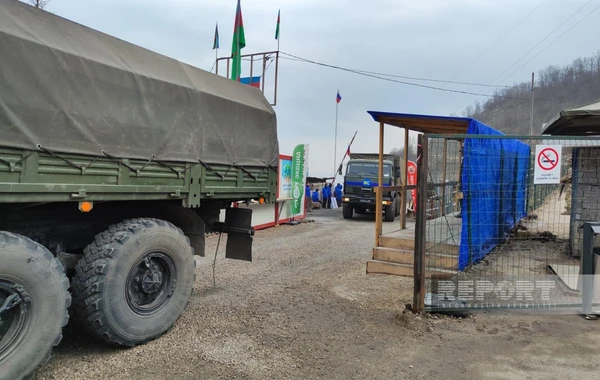 По дороге Ханкенди-Лачын беспрепятственно проехал 61 автомобиль российских миротворцев - ОБНОВЛЕНО + ФОТО