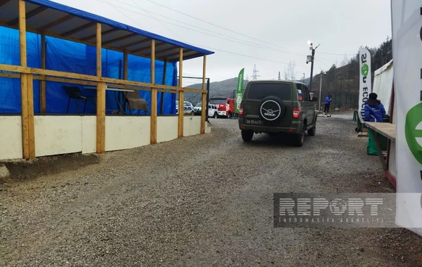 По дороге Ханкенди-Лачын беспрепятственно проехали 11 автомобилей миротворцев - ОБНОВЛЕНО