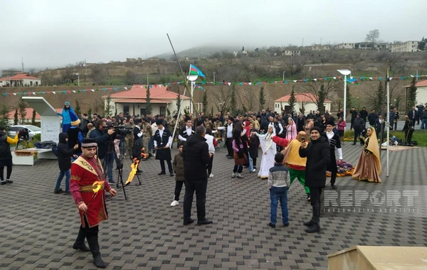 Talış kəndində bayram konserti keçirilir - FOTOREPORTAJ