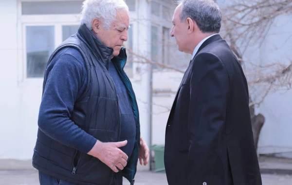 Kamran Əliyev İlyas İsmayılovla görüşüb, medal təqdim edib - FOTO