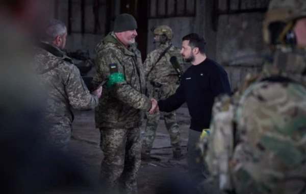Зеленский приехал на Бахмутское направление фронта