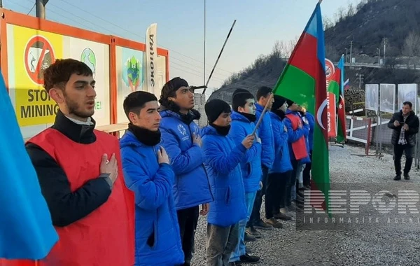 Xankəndi-Laçın yolu: Aksiya iştirakçıları 103 gündür dünya ictimaiyyətinə çağırışlar edir - FOTO