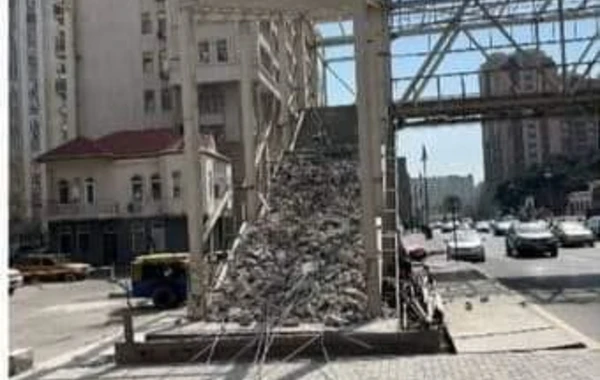 Bakıda qanunsuz tikilən piyada keçidi başqa yerdə quraşdırılacaq - FOTO/VİDEO - YENİLƏNİB