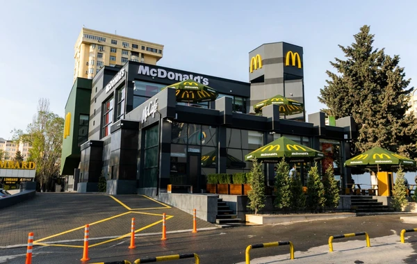 “Memar Əcəmi” stansiyasının yaxınlığında yerləşən “McDonald's” restoranın təmirdən sonra açılışı olub - FOTO