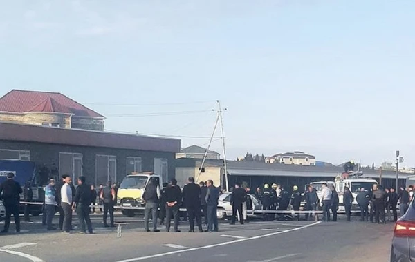 Saray-Novxanı yolunda ağır qəza: Minik və yük avtomobilləri toqquşdular - YENİLƏNİB