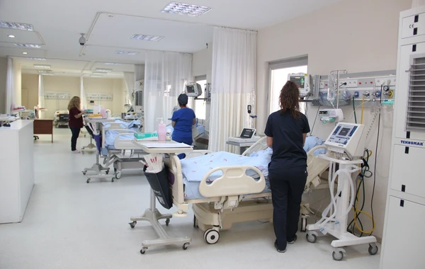 Tanınmış aktrisa 5-ci dəfə xərçəngə tutuldu - FOTO