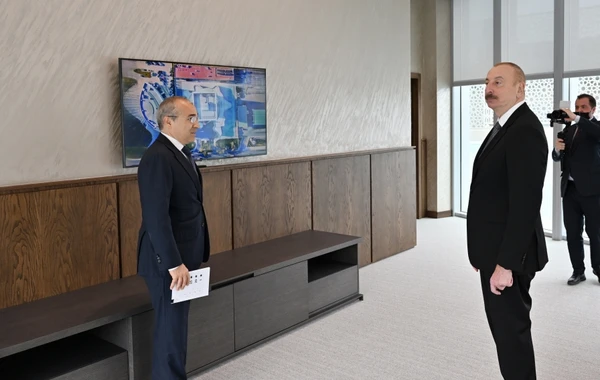 İlham Əliyev Əmlak Məsələləri Dövlət Xidmətinin yeni inzibati binasının açılışında iştirak edib - FOTO