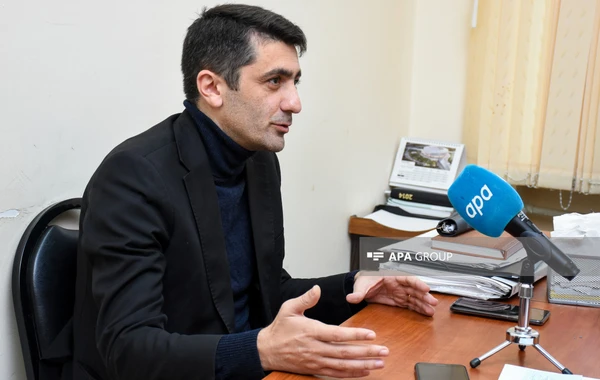 İnstitutda 2 milyonluq yeyinti aşkarlandı - Tarixçi alim və həyat yoldaşının məhkəməsi