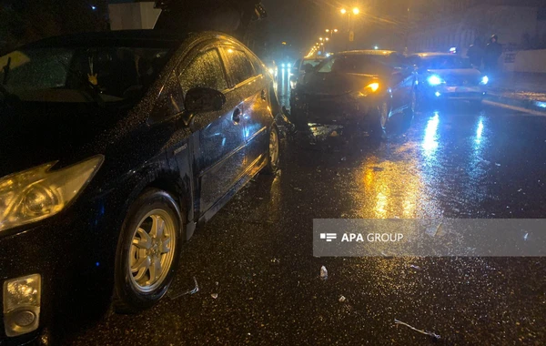 Bakıda üç maşın qəzaya uğrayıb - FOTO