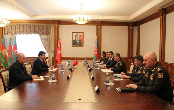 Zakir Həsənov Selçuk Bayraktarı medalla təltif edib - FOTO
