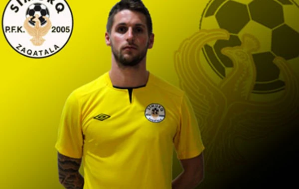 Azərbaycanda oynamış futbolçu 39 yaşında öldü - FOTO