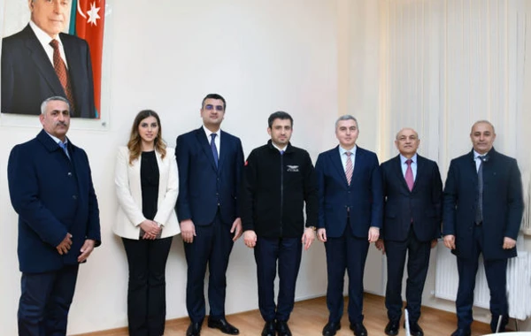 Selçuk Bayraktar Sumqayıt Kimya Sənaye Parkında olub - FOTO Selçuk Bayraktar Sumqayıt Kimya Sənaye Parkında olub - FOTO