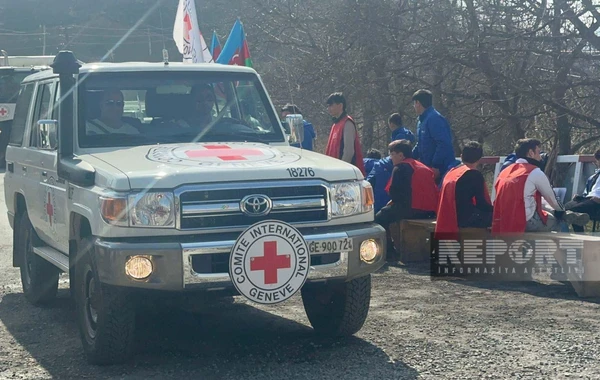 По Лачынской дороге беспрепятственно проехала автоколонна Красного Креста - ОБНОВЛЕНО + ФОТО