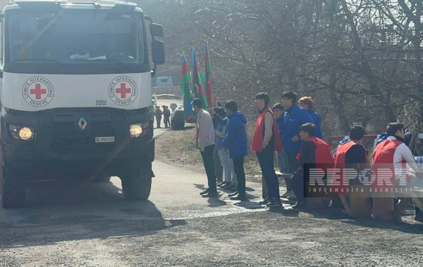 По Лачынской дороге беспрепятственно проехала автоколонна Красного Креста - ОБНОВЛЕНО + ФОТО