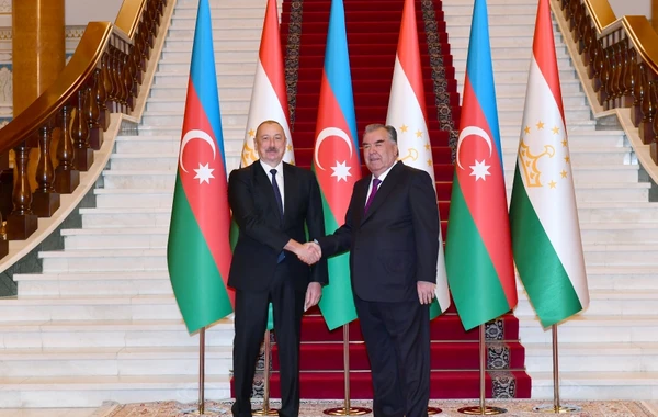 Azərbaycan Prezidentinin Düşənbədə rəsmi qarşılanma mərasimi olub