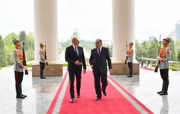 Azərbaycan Prezidentinin Düşənbədə rəsmi qarşılanma mərasimi olub