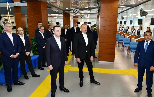 İlham Əliyev və Baş nazir İrakli Qaribaşvili Qəbələ regional “ASAN xidmət“ mərkəzində olublar - FOTO