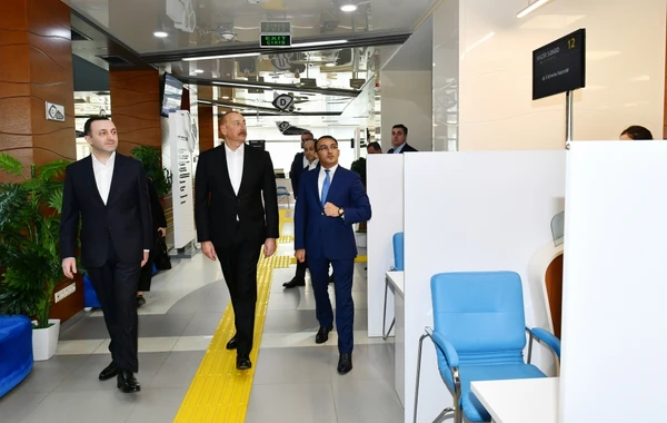 İlham Əliyev və Baş nazir İrakli Qaribaşvili Qəbələ regional “ASAN xidmət“ mərkəzində olublar - FOTO