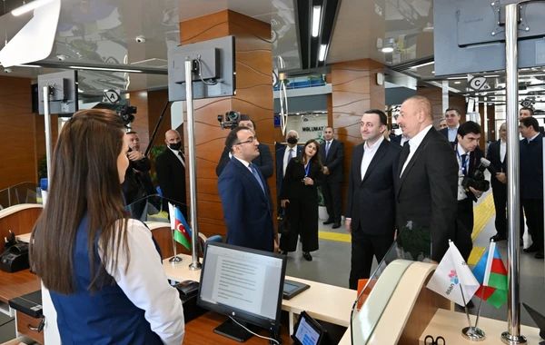 İlham Əliyev və Baş nazir İrakli Qaribaşvili Qəbələ regional “ASAN xidmət“ mərkəzində olublar - FOTO