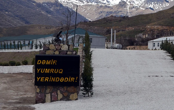 Müdafiə naziri yeni istifadəyə verilən hərbi hissədə yaradılan şəraitlə tanış olub - FOTO/VİDEO