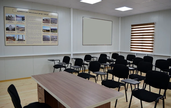 Müdafiə naziri yeni istifadəyə verilən hərbi hissədə yaradılan şəraitlə tanış olub - FOTO/VİDEO