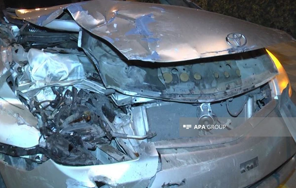 Bakıda “Prius” və “Pajero” toqquşub - FOTO